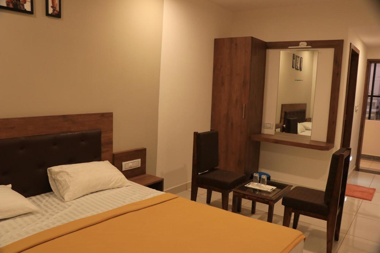 Hotel Viraj Residency Bhuj Exteriér fotografie