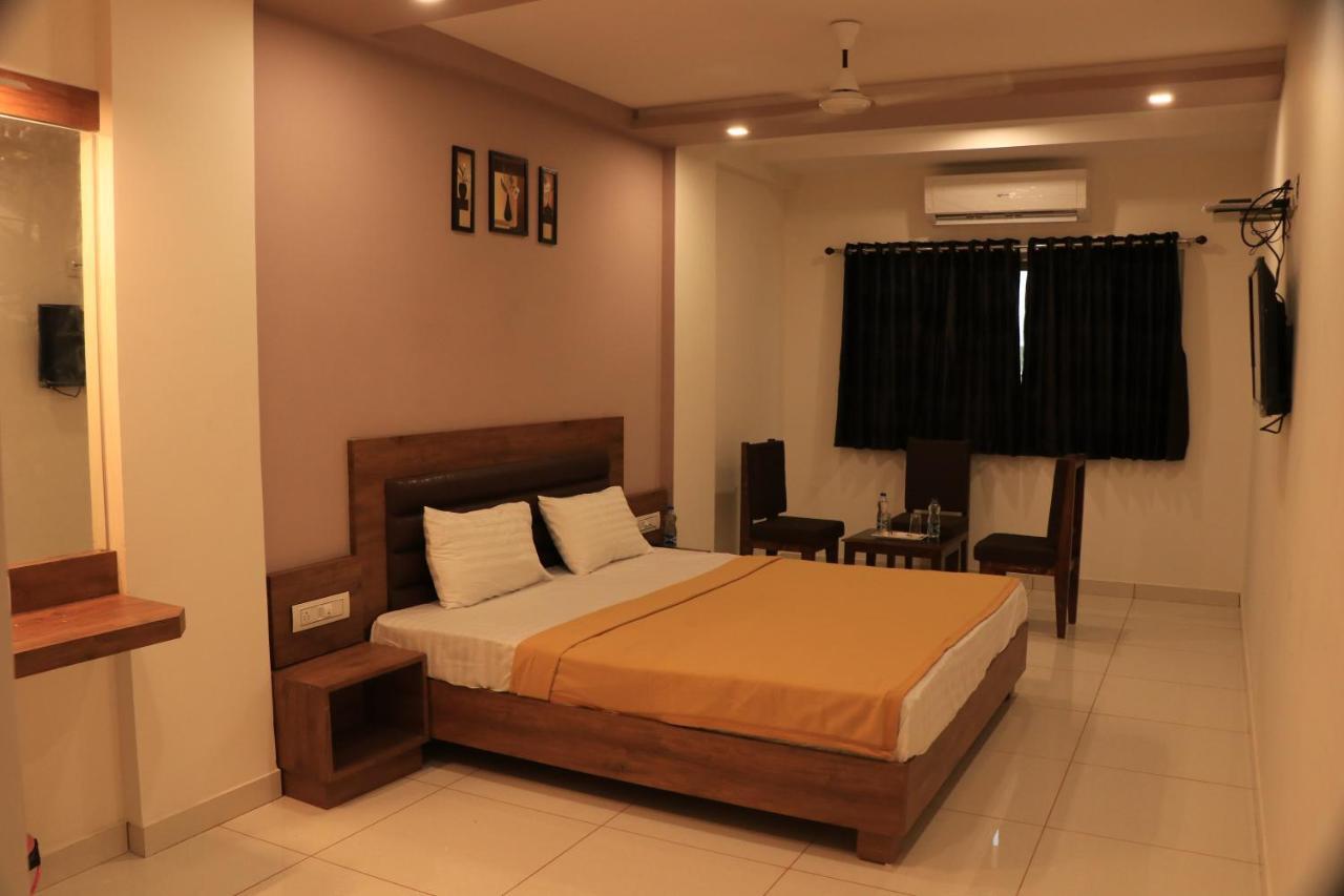 Hotel Viraj Residency Bhuj Exteriér fotografie