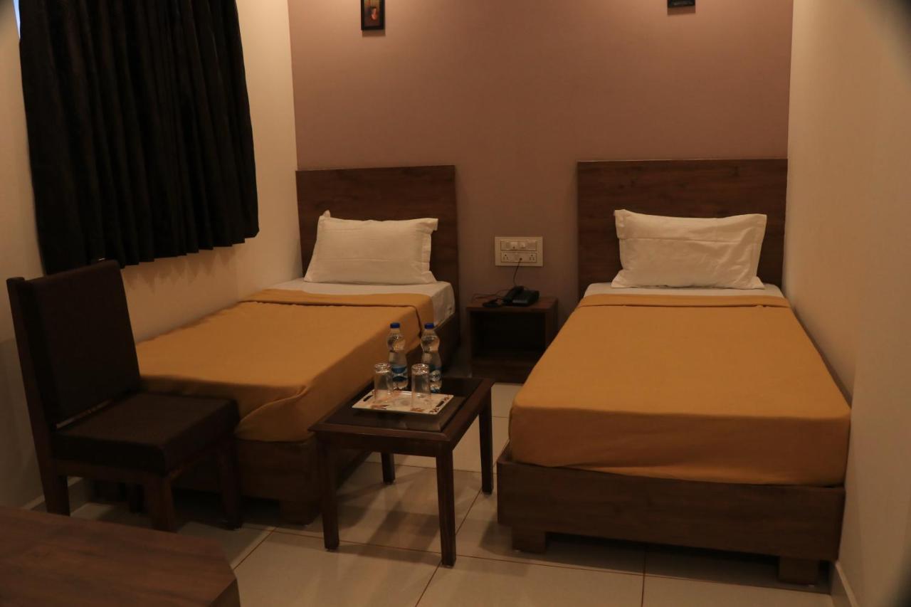 Hotel Viraj Residency Bhuj Exteriér fotografie