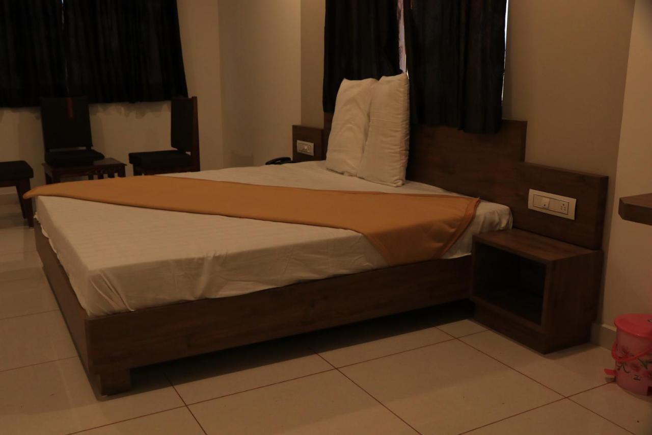 Hotel Viraj Residency Bhuj Exteriér fotografie