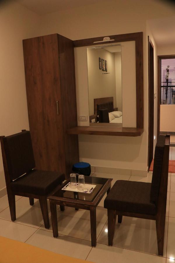 Hotel Viraj Residency Bhuj Exteriér fotografie